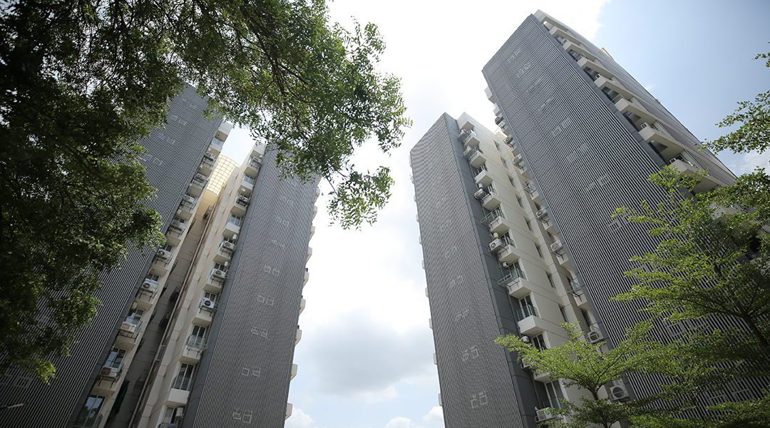Performance and Design Benefits of Vertical Architectural Louvers